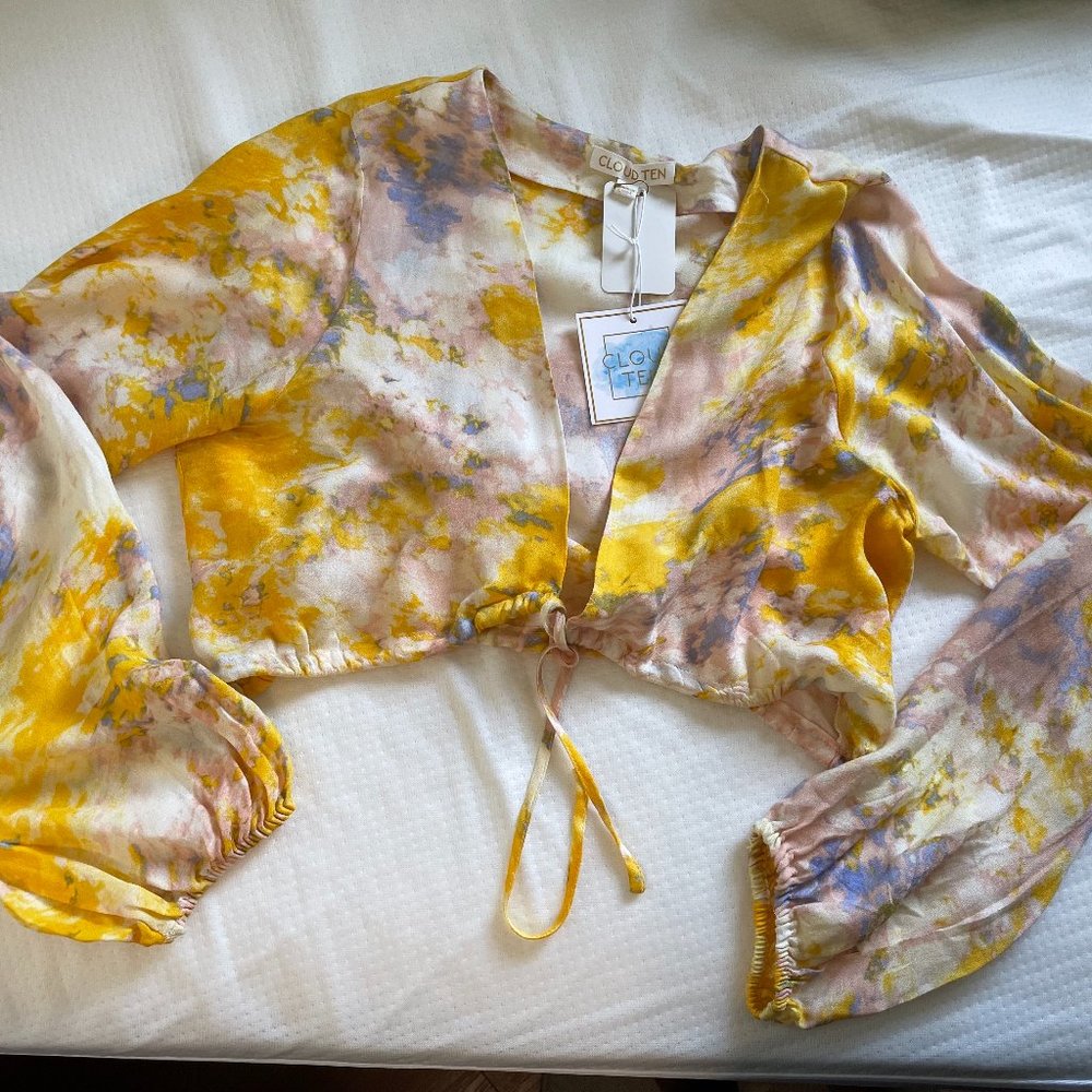 Cloud Ten Crop Top